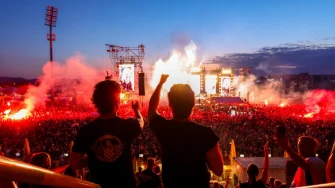 Pogledajte atmosferu iz Zapre&scaron;ića: Tisuće ljudi stigle na Thompsonov koncert