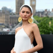 Zendaya kao grčka božica: Bijela haljina krila je genijalan detalj na leđima