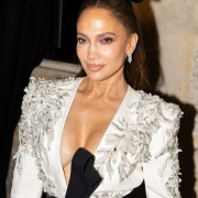 Jennifer Lopez pokorila Pariz: Svaki izlazak bio je modna lekcija iz glamura