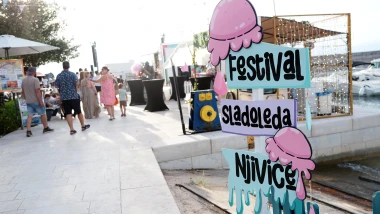Kuglica po kuglica do savr&scaron;enog ljeta: U Njivicama na otoku Krku traje Festival sladoleda