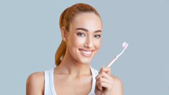 Četkanje lica četkicom za zube? Novi trend s TikToka podijelio je beauty stručnjake