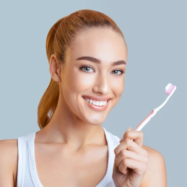 Četkanje lica četkicom za zube? Novi trend s TikToka podijelio je beauty stručnjake