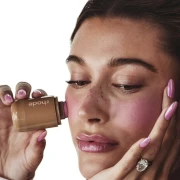 Rhode beauty hit ljeta: Prvi bronzer Hailey Bieber konačno je stigao