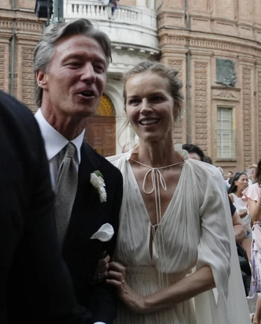 Eva Herzigova pred oltarom: Pogledajte njezinu spektakularnu boho vjenčanicu