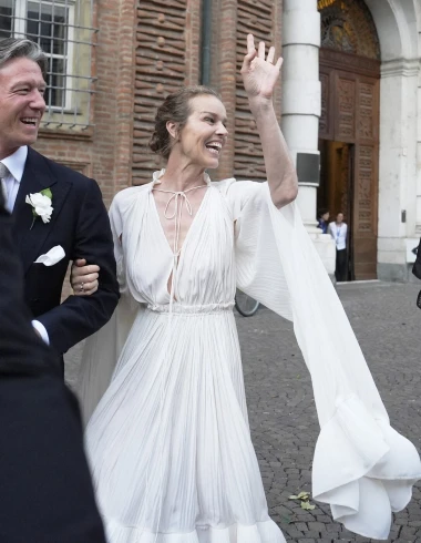 Eva Herzigova pred oltarom: Pogledajte njezinu spektakularnu boho vjenčanicu