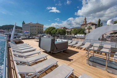 Ovako izgleda godi&scaron;nji bez stresa: Nema pakiranja, nema trajekata, samo more i novi otok svakog jutra