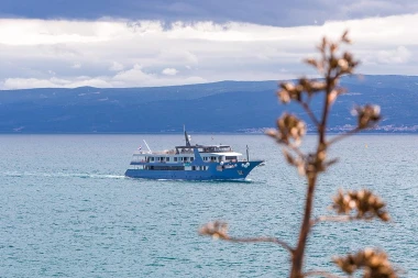 Ovako izgleda godi&scaron;nji bez stresa: Nema pakiranja, nema trajekata, samo more i novi otok svakog jutra