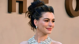 Anne Hathaway nova je kraljica trudničke mode: Svakom novom haljinom podiže ljestvicu