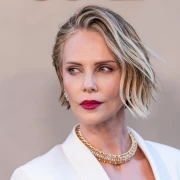 Charlize Theron odu&scaron;evila pojavom na crvenom tepihu, no kritičari su odmah uočili jedan detalj