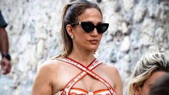 Jennifer Lopez nosi najpoželjniji ljetni print, a jedan detalj izazvao je najvi&scaron;e komentara