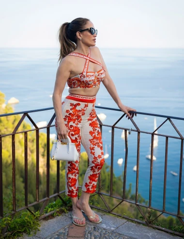 Jennifer Lopez nosi najpoželjniji ljetni print, a jedan detalj izazvao je najvi&scaron;e komentara
