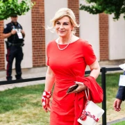 Kolinda Grabar-Kitarović pokazala kako se nosi elegancija na sportskim spektaklima