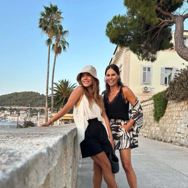 Kako nositi kratke hlače i izgledati chic? Marijana Batinić i Viktorija Rađa imaju odgovor