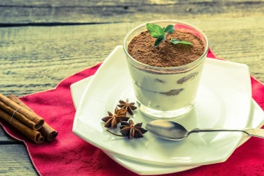 Tiramisu u ča&scaron;i: Omiljeni desert u verziji koja otkriva tajnu savr&scaron;ene kreme