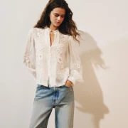 Od boho do klasičnih krojeva: Najljep&scaron;e bijele bluze za ljetne dane i večeri