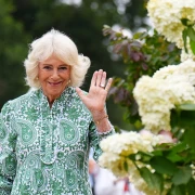 Ne, oči vas ne varaju: Camilla u ovoj haljini neodoljivo podsjeća na kraljicu Elizabetu II.