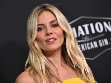 Sienna Miller otkrila 'sendvič' beauty trik za besprijekoran ten koji traje cijeli dan