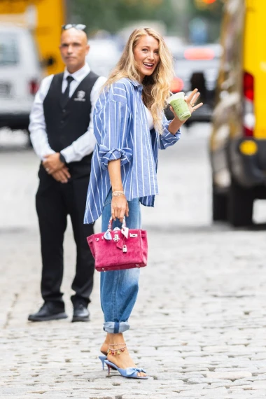 Blake Lively pokazala kako prugasta ko&scaron;ulja može izgledati luksuzno uz jedan efektan detalj