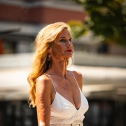 Ova haljina je zvijezda ljeta: Dama sa &scaron;pice pokazala kako ostati elegantna i usred vrućina