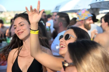 Mulino Beach X Extravagant ponovno su priredili jednu od najboljih ljetnih zabava na Kvarneru