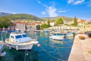 Jesen na Braču: Puste plaže, maslinici i domaća ulja u privatnoj turi