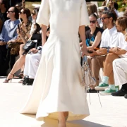 Balenciagina torba koju su obožavale Kate Moss i sestre Olsen ponovno je među najpoželjnijima