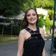 Aleksandra Prijović u bikiniju koji odi&scaron;e retro glamurom: Crno-bijeli spoj ponovno osvaja