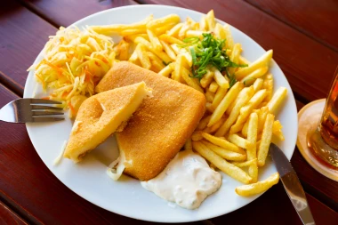 Tajna najboljeg pohanog sira: Recept i trikovi uz koje nikada neće iscuriti