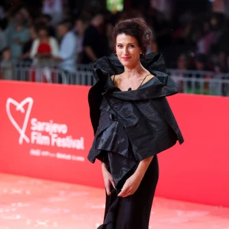 Omiljena Olga: Marina Fernandez plijenila poglede u Sarajevu u zanimljivim kreacijama