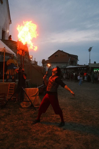 Koprivnica opet živi u renesansi: Prvi dan Festivala donio vitezove, vatru i putovanje kroz vrijeme