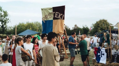 Koprivnica opet živi u renesansi: Prvi dan Festivala donio vitezove, vatru i putovanje kroz vrijeme