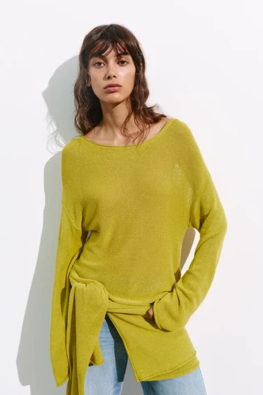 Hailey Bieber potvrdila novi trend: Fluorescentno žuta vraća se na velika vrata