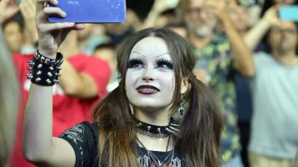 Unikatan make-up ove mlade dame privukao pažnju na koncertu u Varaždinu