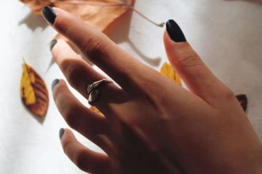 Tražite inspiraciju za jesensku manikuru? Ovo su boje koje će biti hit