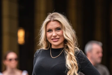 Elegancija bez puno muke: Petra Me&scaron;trić u hit hlačama osvojila zagrebačku &scaron;picu
