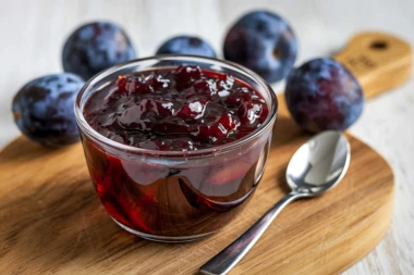 Recept za pekmez od &scaron;ljiva koji uvijek uspijeva uz jedan tajni dodatak