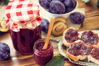 Recept za pekmez od &scaron;ljiva koji uvijek uspijeva uz jedan tajni dodatak