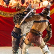 Zgodni gladijatori osvajaju Pulu: Pogledajte spektakularne prizore iz rimske Arene