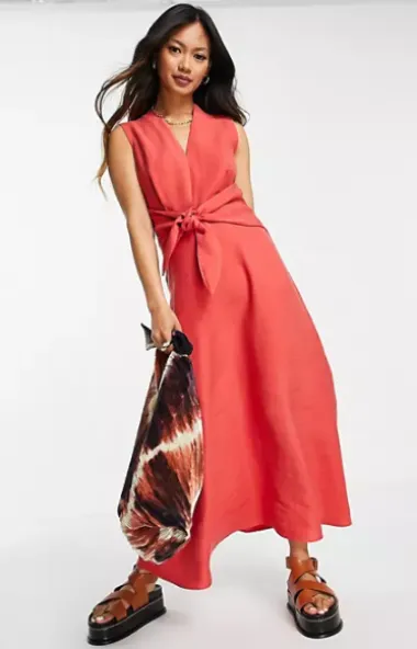 Za crvenu nikada nije prevruće, a ovo je naš high street izbor