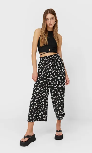 Vrijeme je za super ulove: Široke hlače na sniženju od 79 kuna