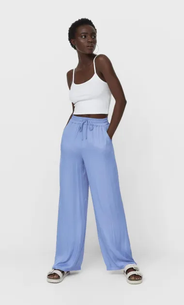 Vrijeme je za super ulove: Široke hlače na sniženju od 79 kuna