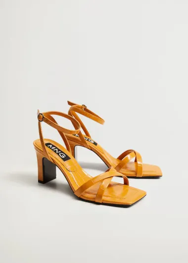 Sandale s potpeticom na sniženju - ljepotice koje ćemo nositi cijelo ljeto