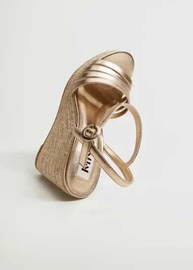 Sandale s potpeticom na sniženju - ljepotice koje ćemo nositi cijelo ljeto