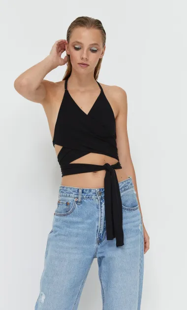 Topovi koji otkrivaju leđa savršen su izbor za ljeto