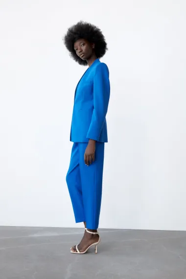 Odijela u boji - proljetni modni trend kojem je teško odoljeti