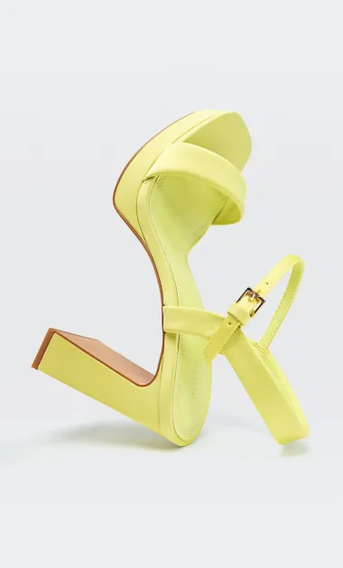 Žuta je boja veselja: 20 stylish komada koji će unijeti vedrinu u svaki outfit