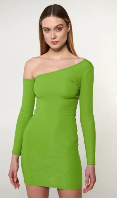 I ovog proljeća hit su haljine- duge, kratke s otvorenim leđima- kakve god poželiš