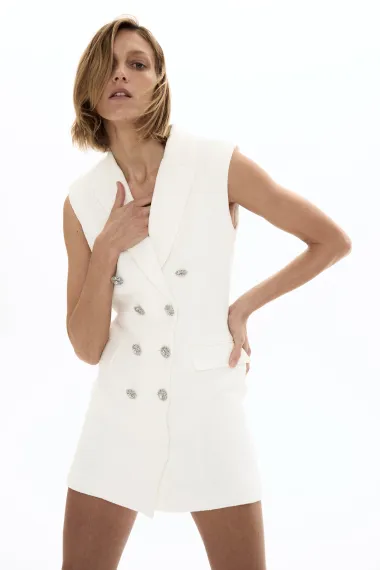 Mala bijela haljina: Ključni komad koji treba svaka ljetna garderoba