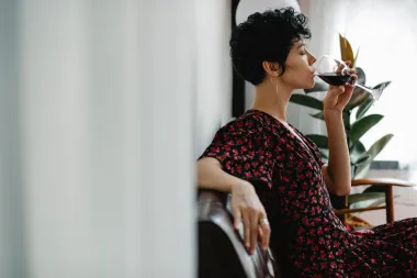 Je li moguće? Izgleda da čaša vina prije spavanja pomaže u mršavljenju