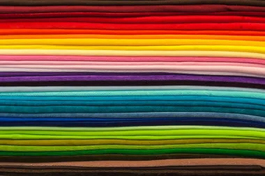 Koja je razlika između prirodnih i umjetnih materijala?
